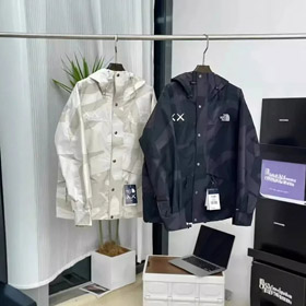 THE NORTH FACE x KAWS Gelenk gestickte warme Jacke mit Kapuze-4371  